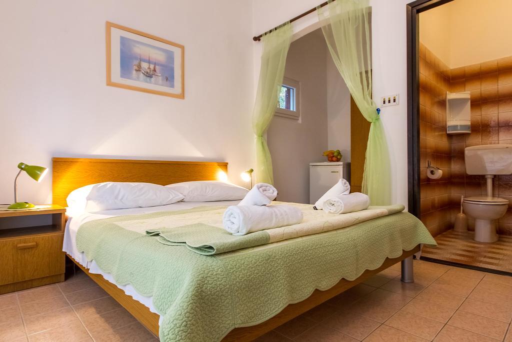 Villa Veca Starigrad Paklenica Exterior photo